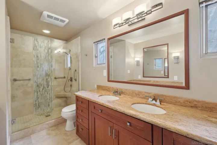 7850 Torrey Lane, La Jolla, California 92037