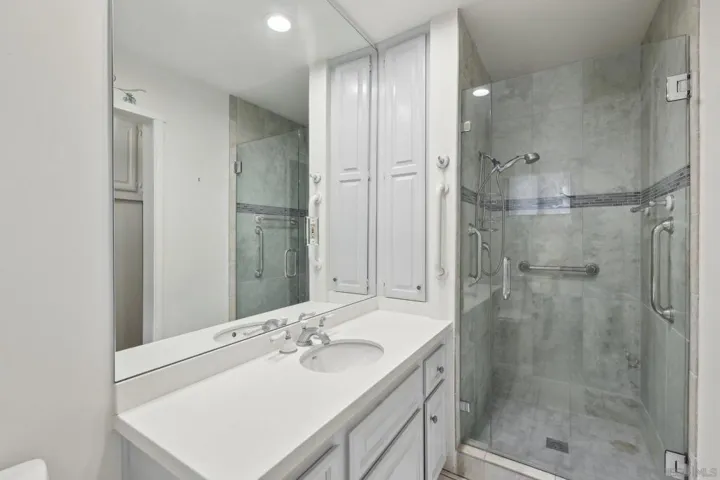 7850 Torrey Lane, La Jolla, California 92037