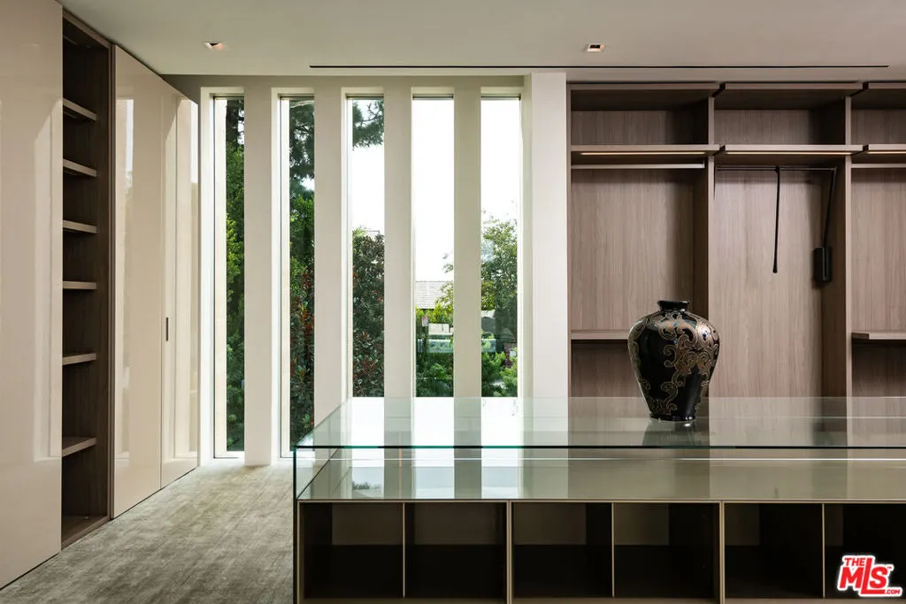 642 Perugia Way, Los Angeles, California 90077 home-pic-62