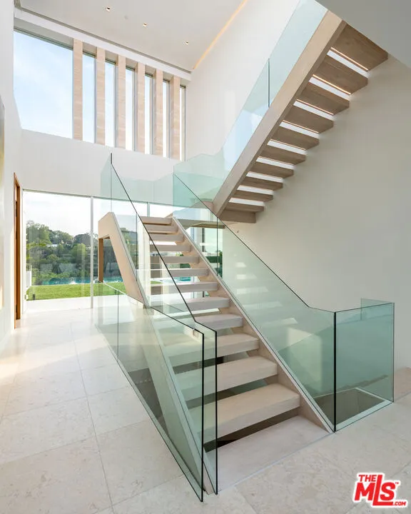 642 Perugia Way, Los Angeles, California 90077 home-pic-33