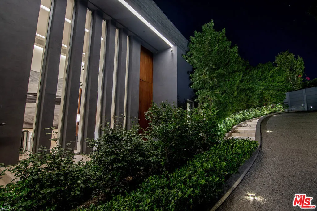 670 Perugia Way, Los Angeles, California 90077 home-pic-7