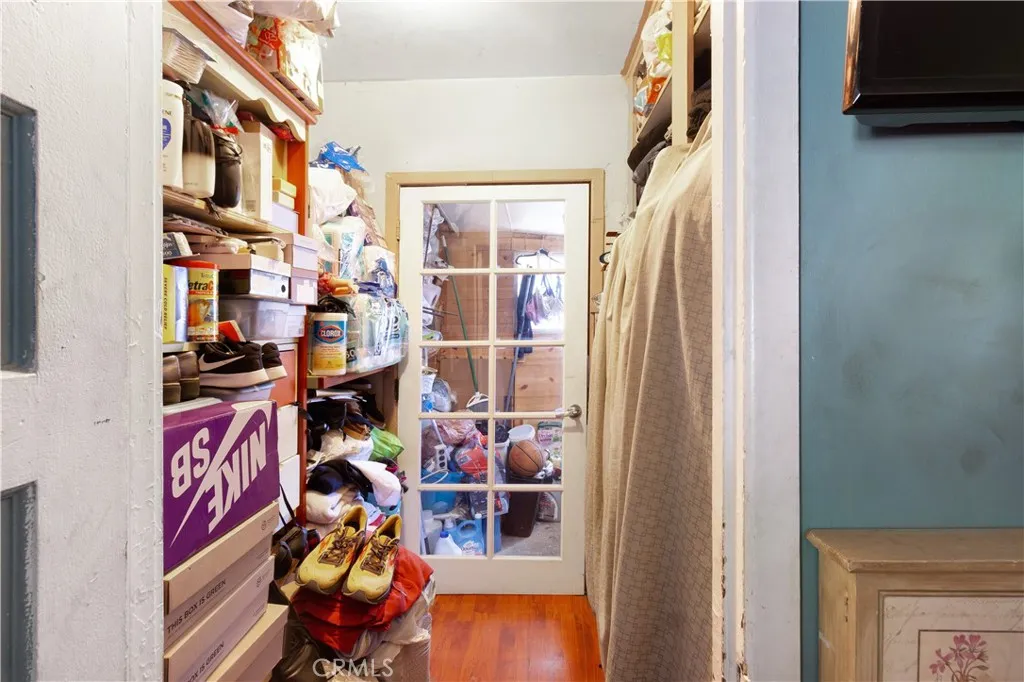 1714 Walton Avenue, Los Angeles, California 90006 home-pic-8