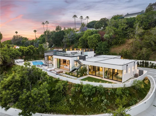 11001 W Sunset Boulevard, Los Angeles, California 90049