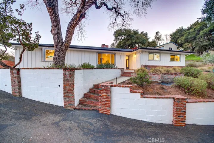 5490 Fresno Avenue, Atascadero, California 93422
