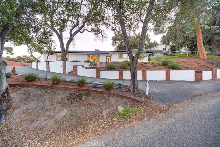 5490 Fresno Avenue, Atascadero, California 93422