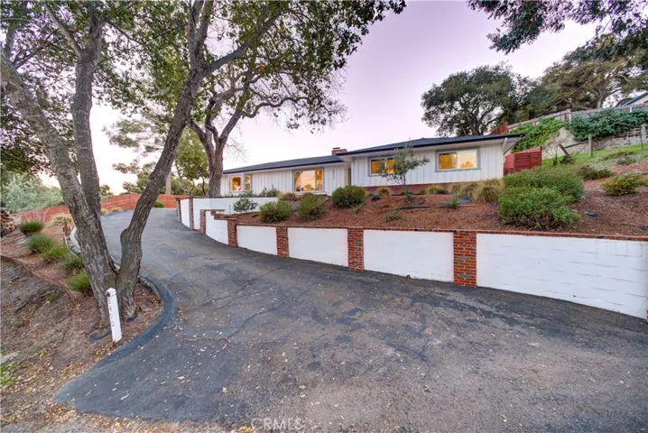 5490 Fresno Avenue, Atascadero, California 93422