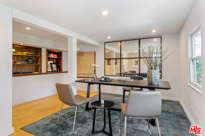 3487 Oak Glen Drive, Los Angeles, California 90068