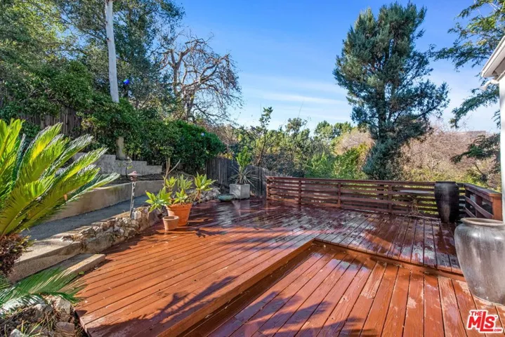 3487 Oak Glen Drive, Los Angeles, California 90068