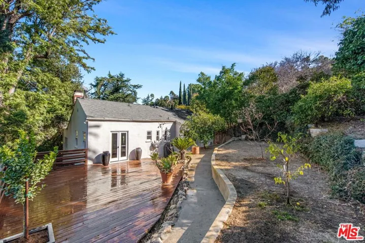 3487 Oak Glen Drive, Los Angeles, California 90068