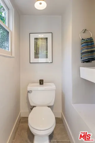 3487 Oak Glen Drive, Los Angeles, California 90068
