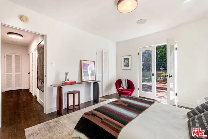 3487 Oak Glen Drive, Los Angeles, California 90068