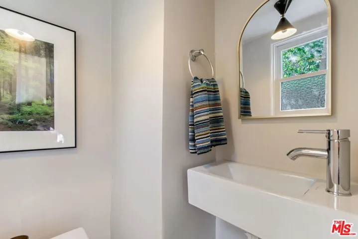 3487 Oak Glen Drive, Los Angeles, California 90068