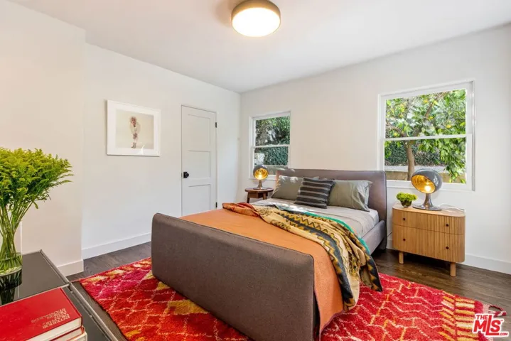 3487 Oak Glen Drive, Los Angeles, California 90068
