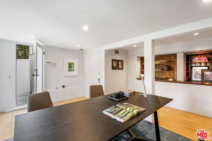 3487 Oak Glen Drive, Los Angeles, California 90068
