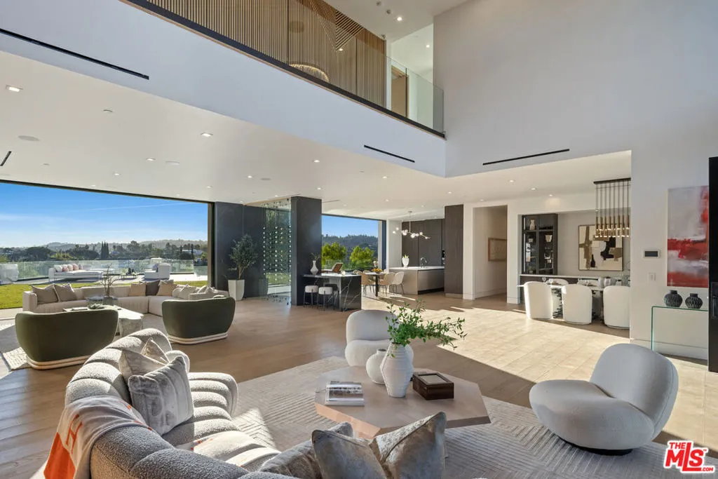 16110 Meadowview Drive, Encino, California 91436 home-pic-9