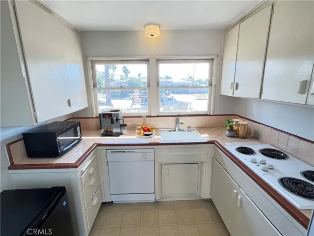 9611 Skylark Boulevard, Garden Grove, California 92841