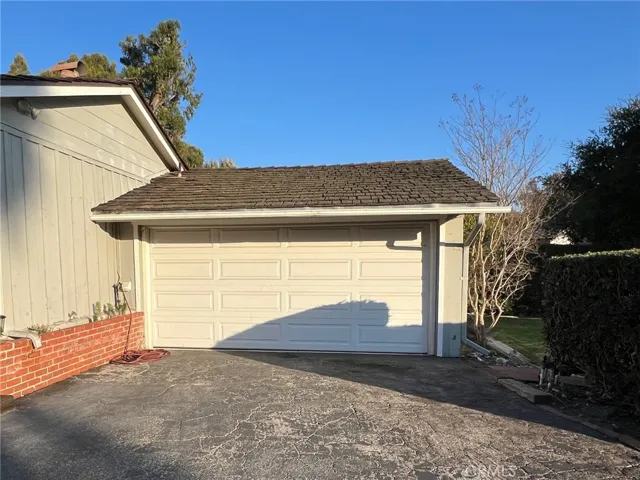 Attached 2 Car Garage