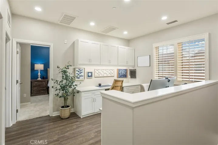 Office/loft/bonus room