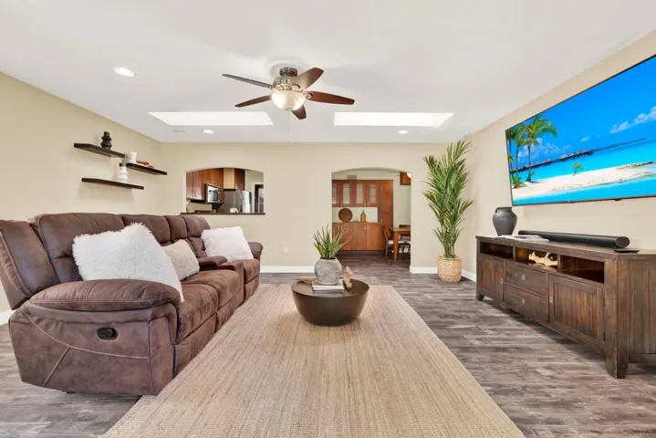 10126 Ashdale Lane, Santee, California 92071