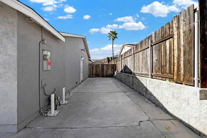 10126 Ashdale Lane, Santee, California 92071