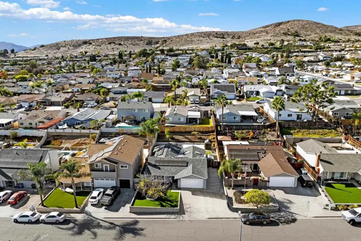 10126 Ashdale Lane, Santee, California 92071