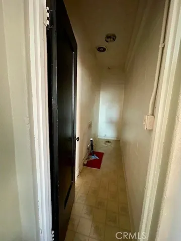 Downstairs 1/2 bath not finished