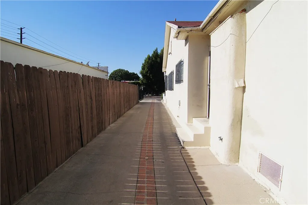 1108 N Kenmore Avenue, Los Angeles, California 90029 home-pic-21
