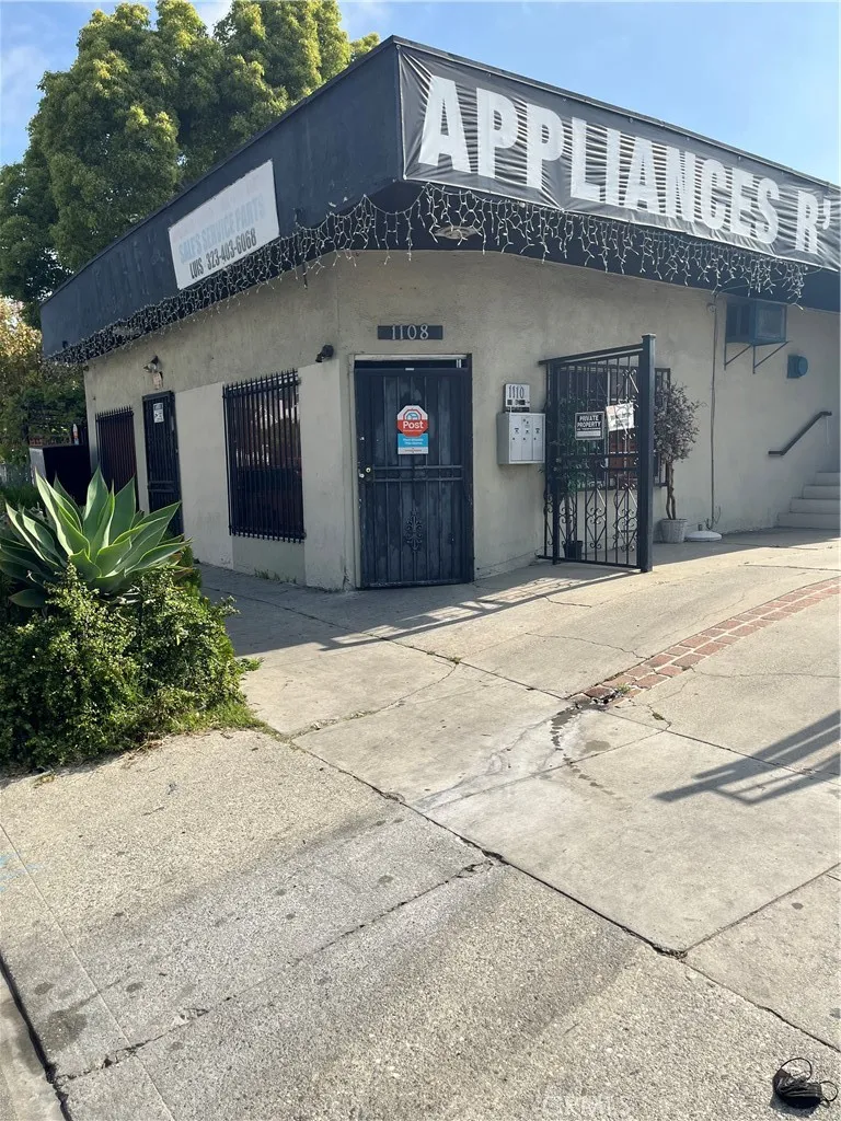 1108 N Kenmore Avenue, Los Angeles, California 90029 home-pic-16