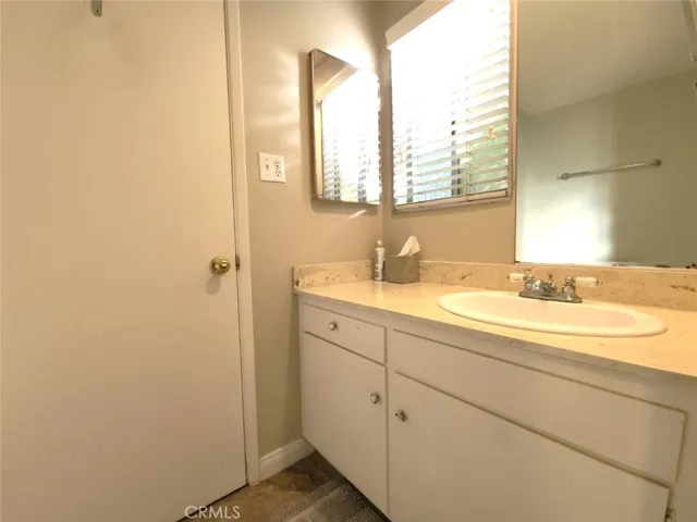Main Bath reverse angle