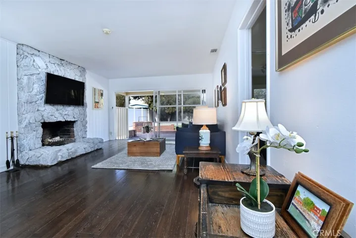 14541 Addison Street, Sherman Oaks, California 91403