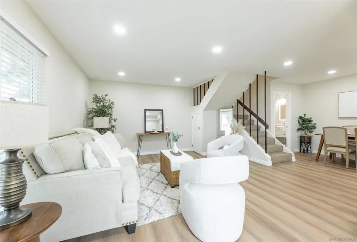 10193 Caminito Jovial, San Diego, California 92126