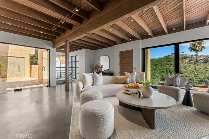 1074 Flamingo Road, Laguna Beach, California 92651