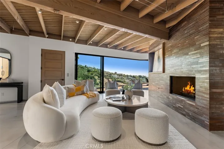 1074 Flamingo Road, Laguna Beach, California 92651