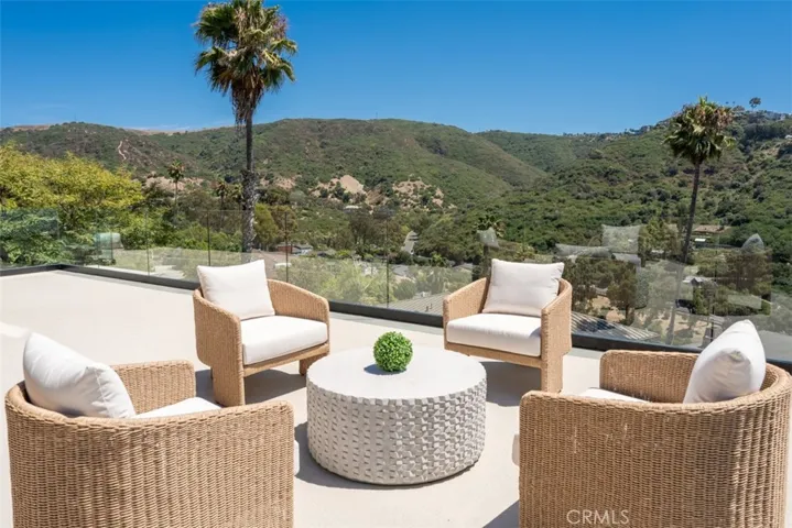 1074 Flamingo Road, Laguna Beach, California 92651