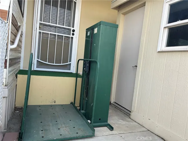 833 Grove Avenue, San Jacinto, California 92583