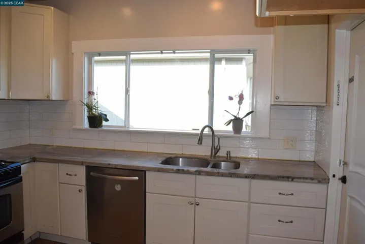 466 4th St, Richmond, California 94801