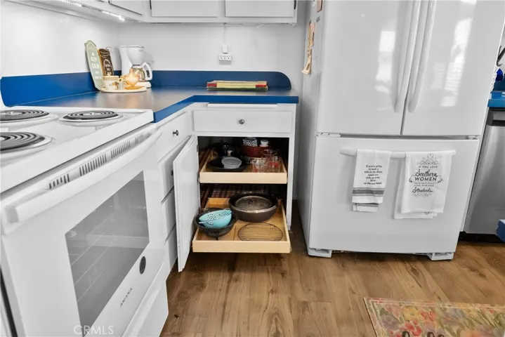 Pull outs in cabinets
