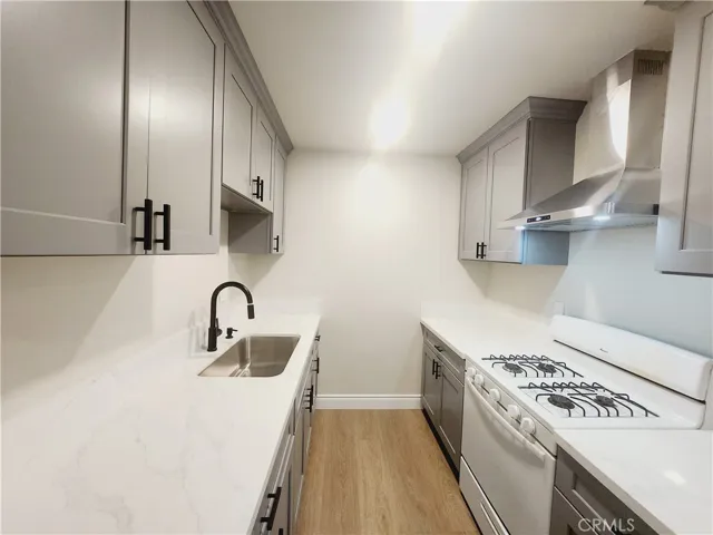 1100 W Porter Avenue 6, Fullerton, California 92833