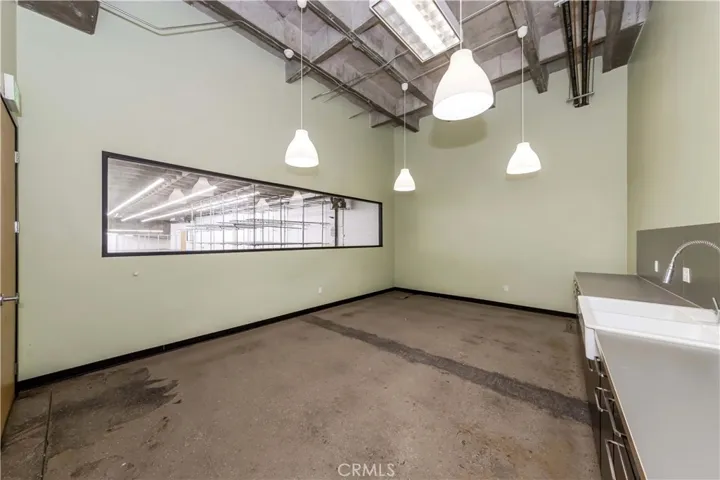519 E Washington Boulevard, Los Angeles, California 90015