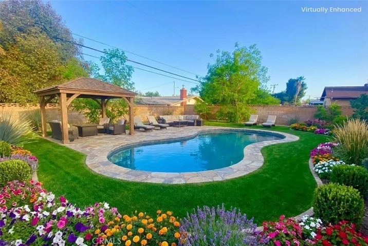 Virtually staged by REimagine Home