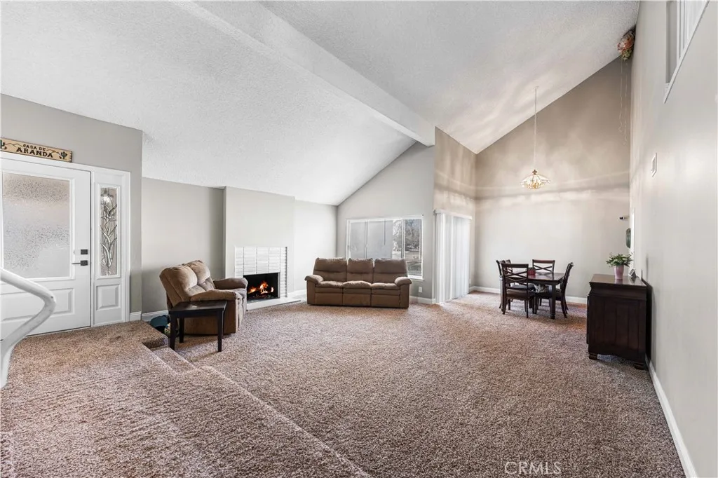 44028 Halcom Avenue, Lancaster, California 93536 home-pic-3