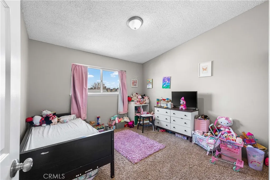 44028 Halcom Avenue, Lancaster, California 93536 home-pic-19
