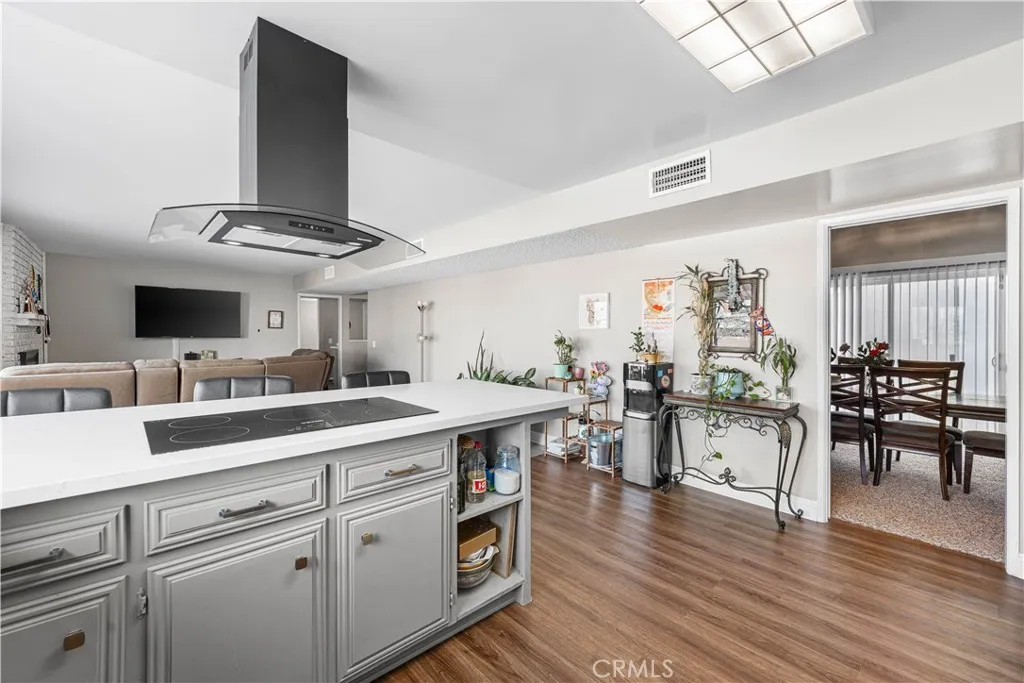 44028 Halcom Avenue, Lancaster, California 93536 home-pic-10