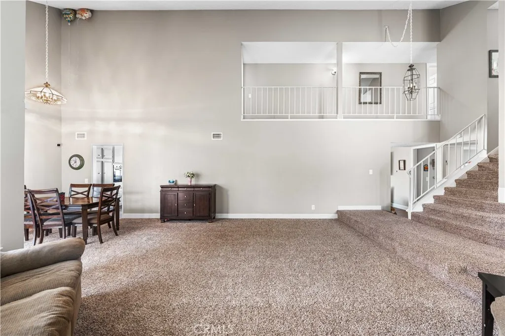 44028 Halcom Avenue, Lancaster, California 93536 home-pic-5