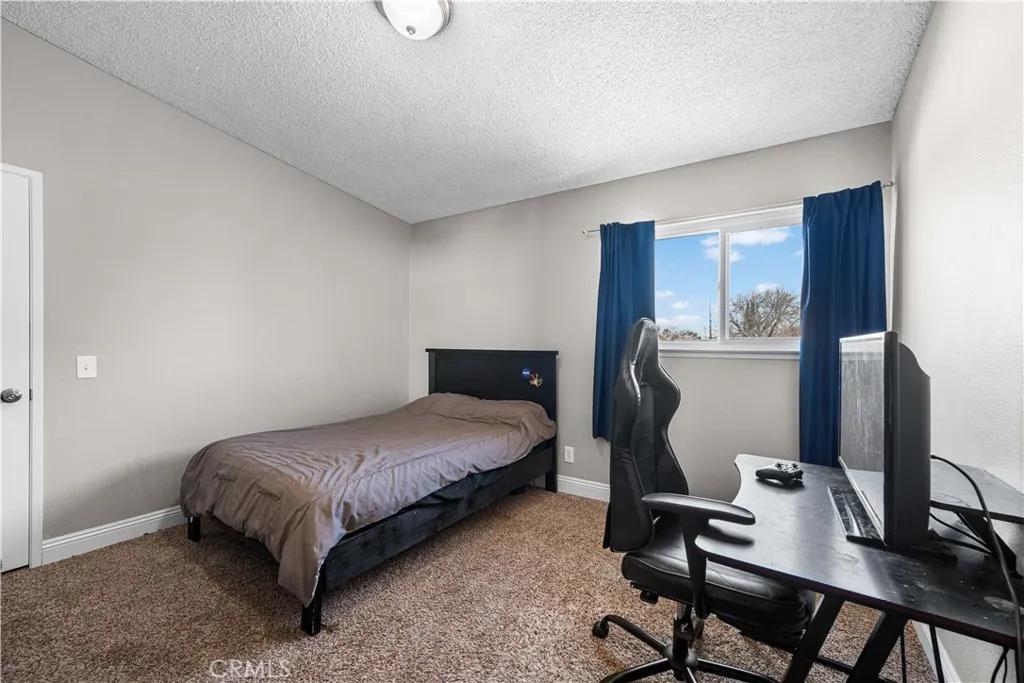 44028 Halcom Avenue, Lancaster, California 93536 home-pic-21