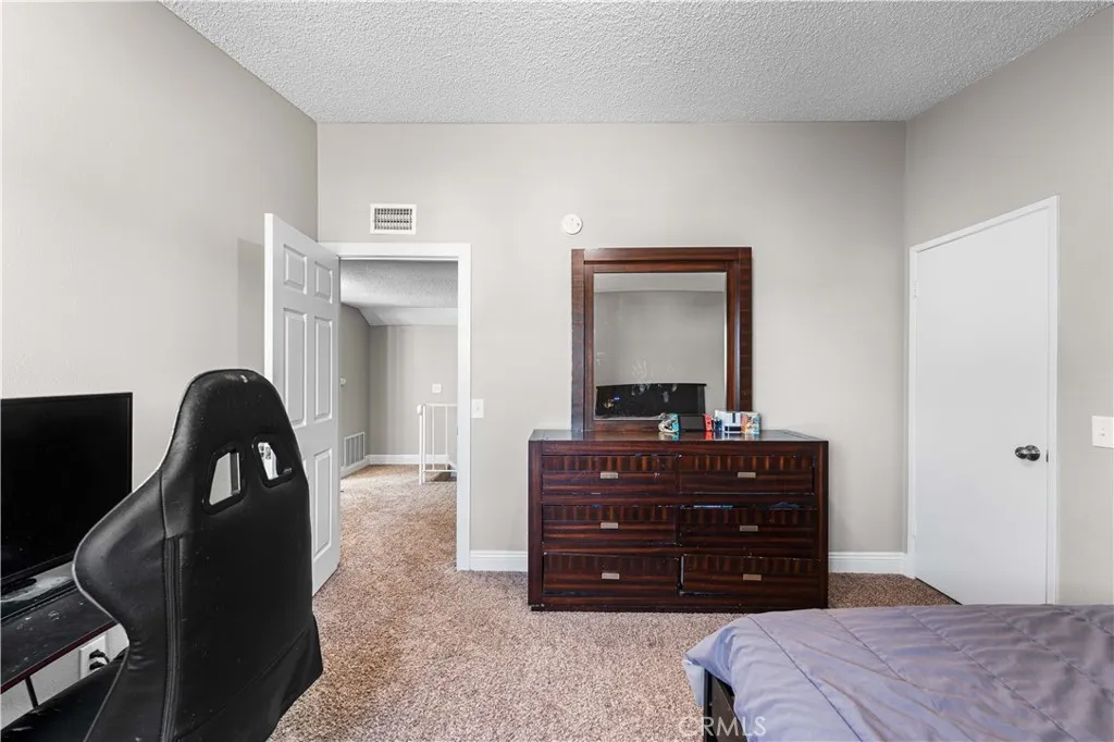 44028 Halcom Avenue, Lancaster, California 93536 home-pic-22