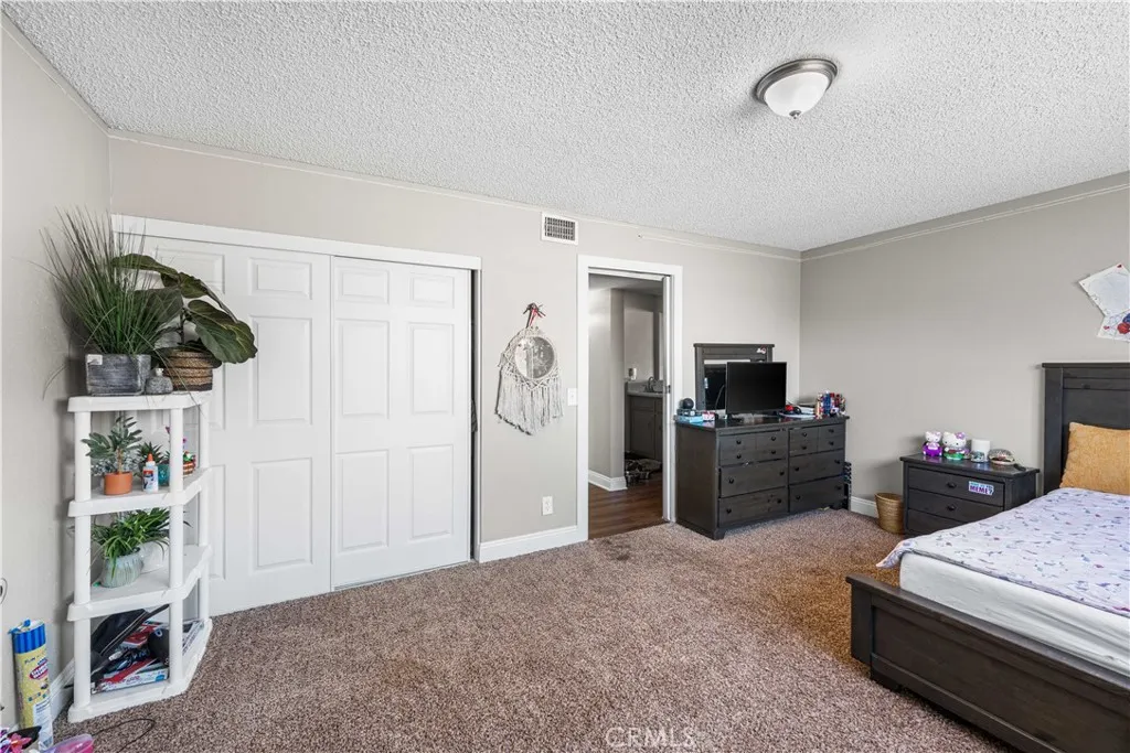 44028 Halcom Avenue, Lancaster, California 93536 home-pic-16