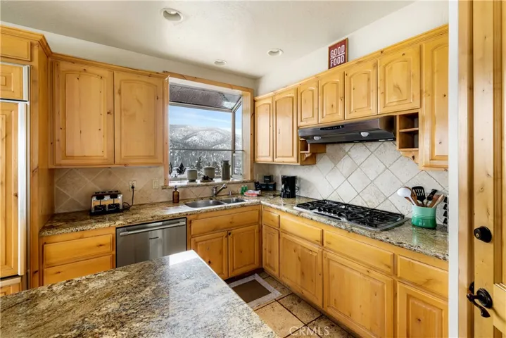 472 Windsong Place, Big Bear Lake, California 92315