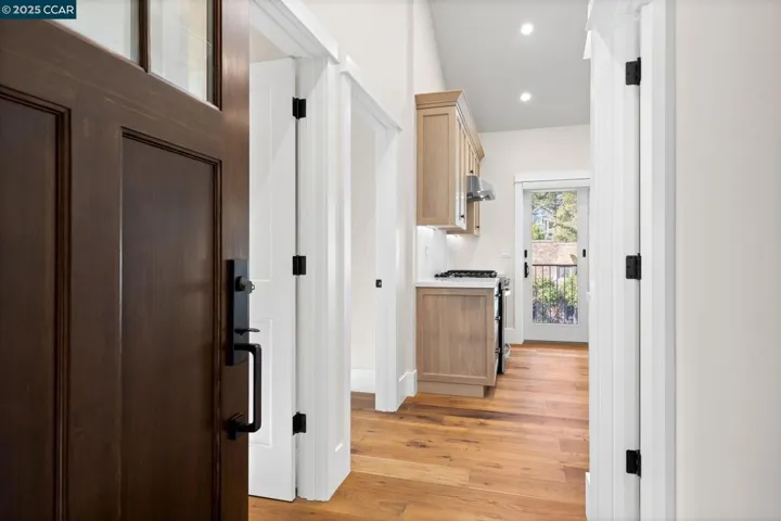 100 Moraga Way, Orinda, California 94563-1234