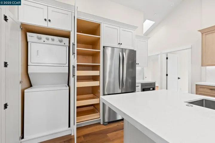 100 Moraga Way, Orinda, California 94563-1234